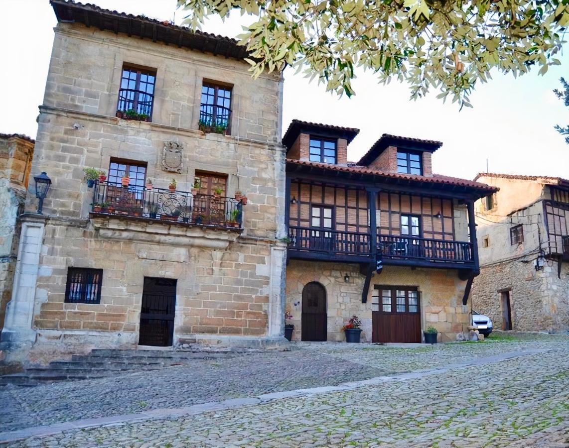 Suites con Jacuzzi Santillana Santillana del Mar Esterno foto