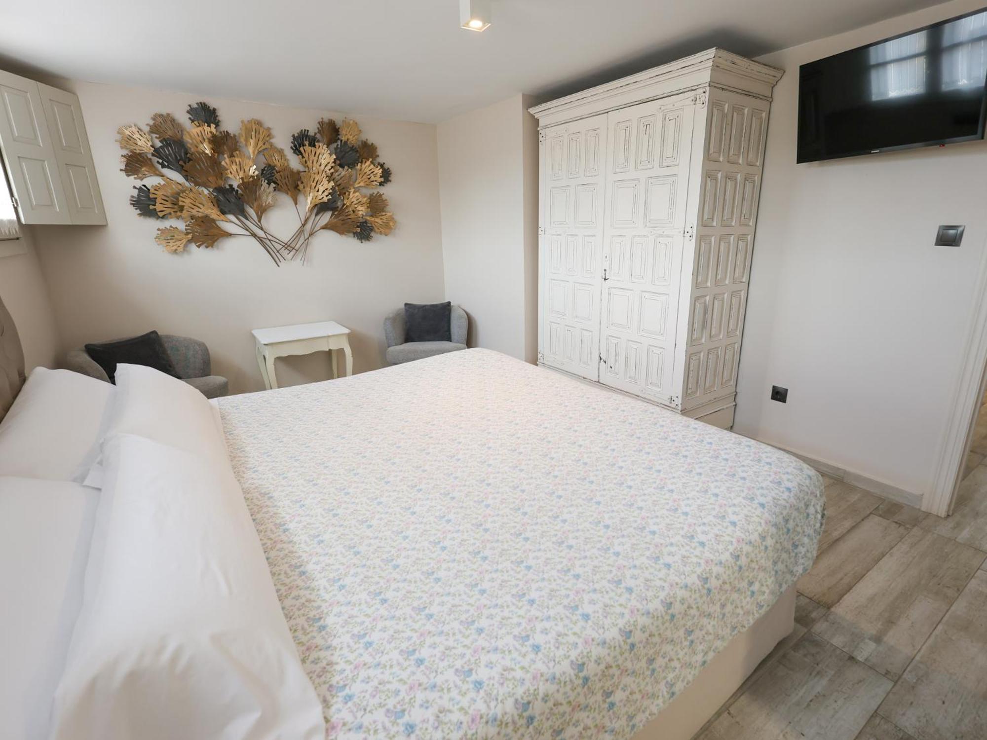 Suites con Jacuzzi Santillana Santillana del Mar Esterno foto